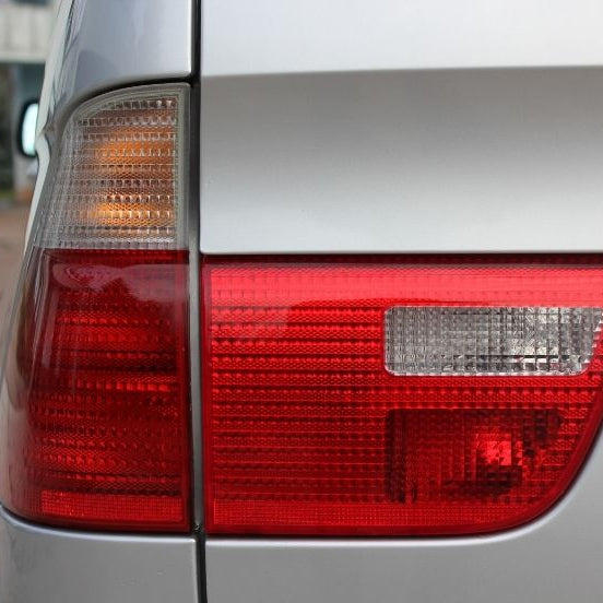 Warning Signs That It's Time To Replace Your Taillights